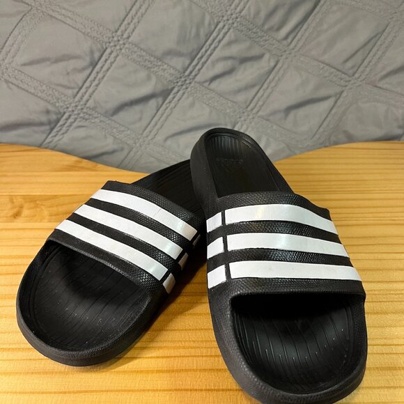 Adidas Lightweight Cushioned Easy Slip-On Shower Sandal Slide - Men's size 9 - Picture 1 of 7